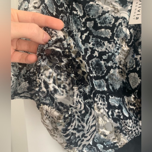 Alice + Olivia ‘Luba’ snake print silk-blend blouse with detachable collar - Picture 11 of 12